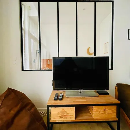Liberte - Grand Appartement Vintage, Centre Lille, Parking, Ideal Familles & Pros *