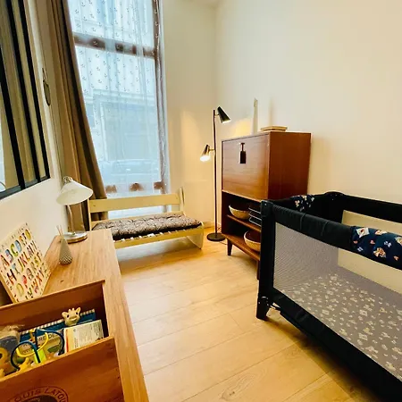 Apartment Liberte - Grand Appartement Vintage, Centre Lille, Parking, Ideal Familles & Pros *